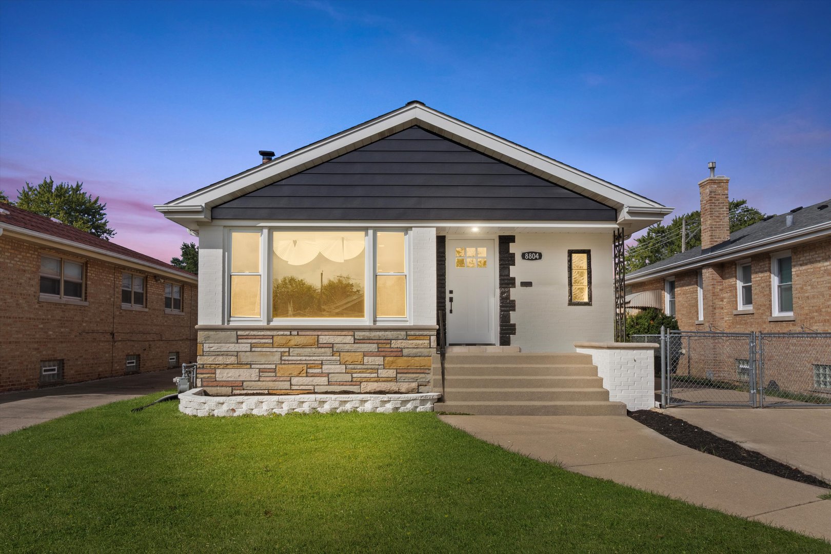 8804 S Fairfield Avenue, Evergreen Park, IL 60805