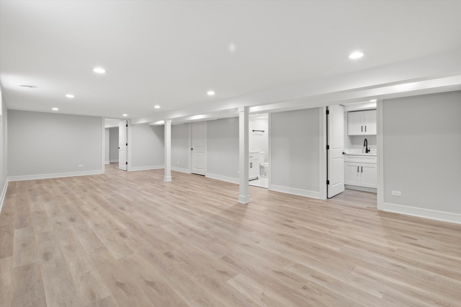 8804 S Fairfield Avenue, Evergreen Park, IL 60805