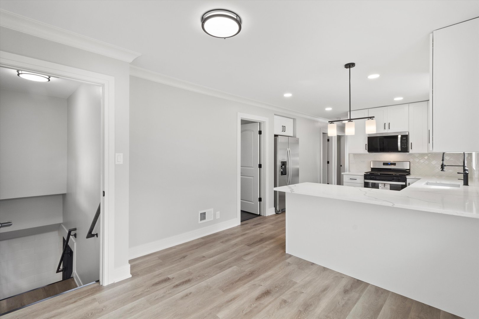 8804 S Fairfield Avenue, Evergreen Park, IL 60805