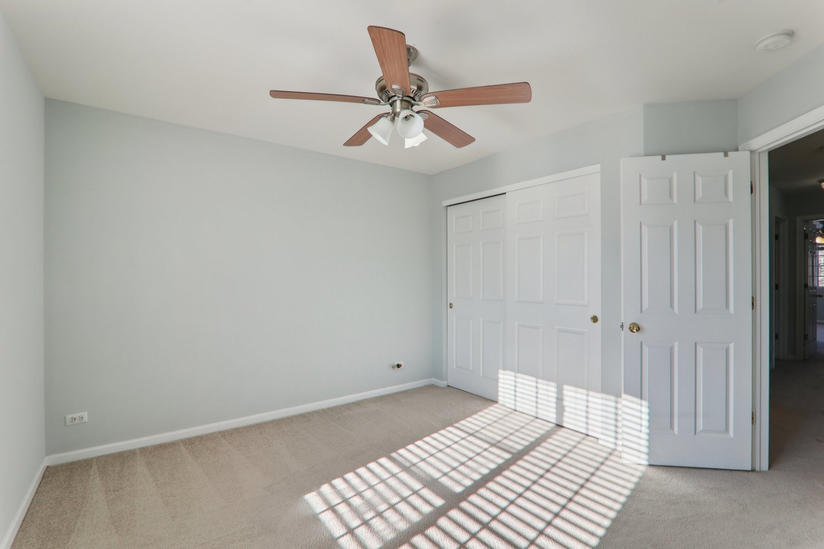 1816 Kelberg Avenue, Hoffman Estates, IL 60192