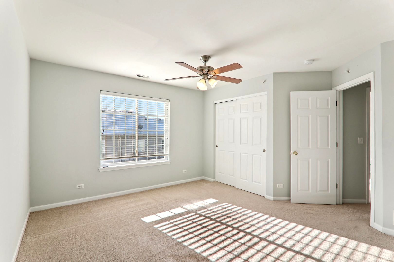 1816 Kelberg Avenue, Hoffman Estates, IL 60192