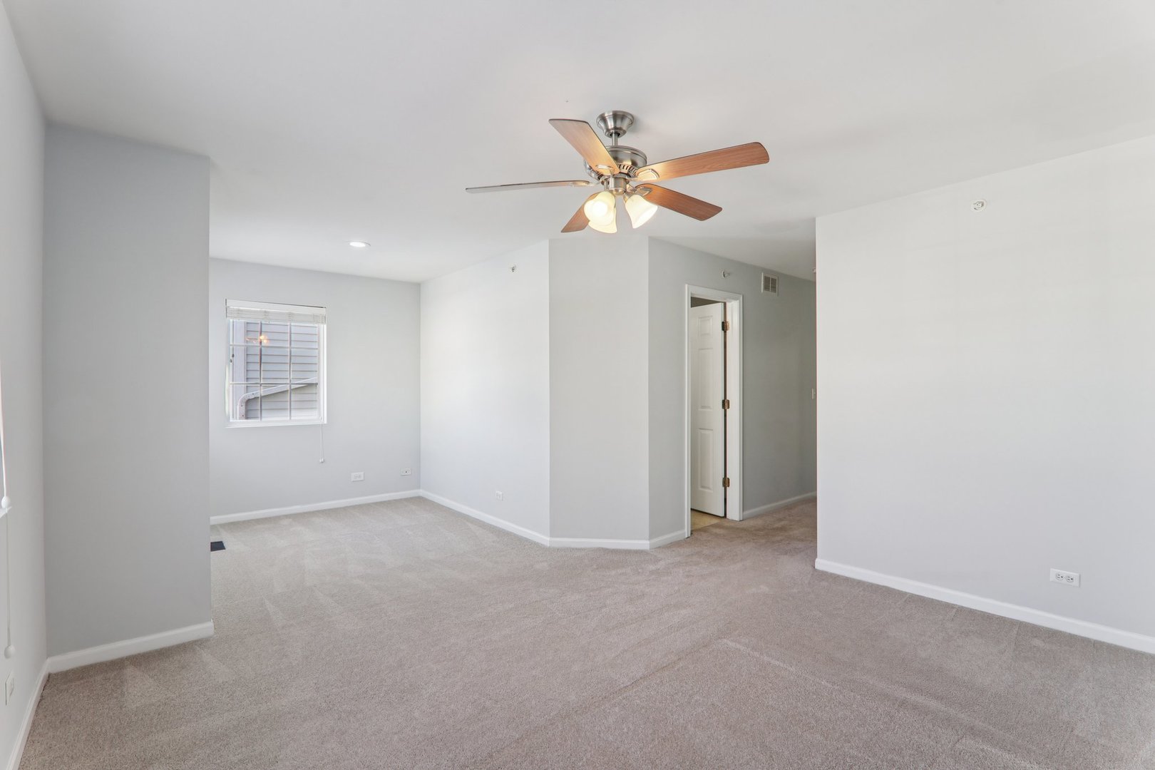 1816 Kelberg Avenue, Hoffman Estates, IL 60192