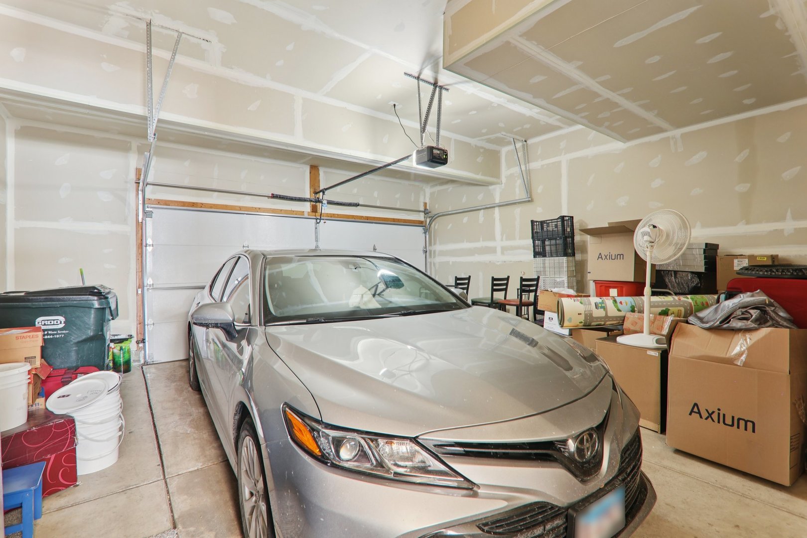 1816 Kelberg Avenue, Hoffman Estates, IL 60192