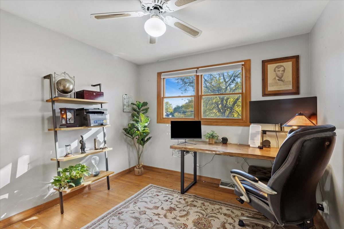 26W250 Case Street, Naperville, IL 60563