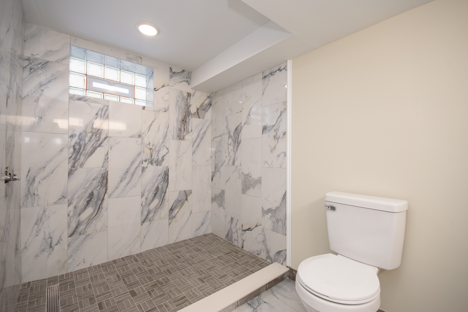 7953 S Wentworth Avenue, Chicago, IL 60620