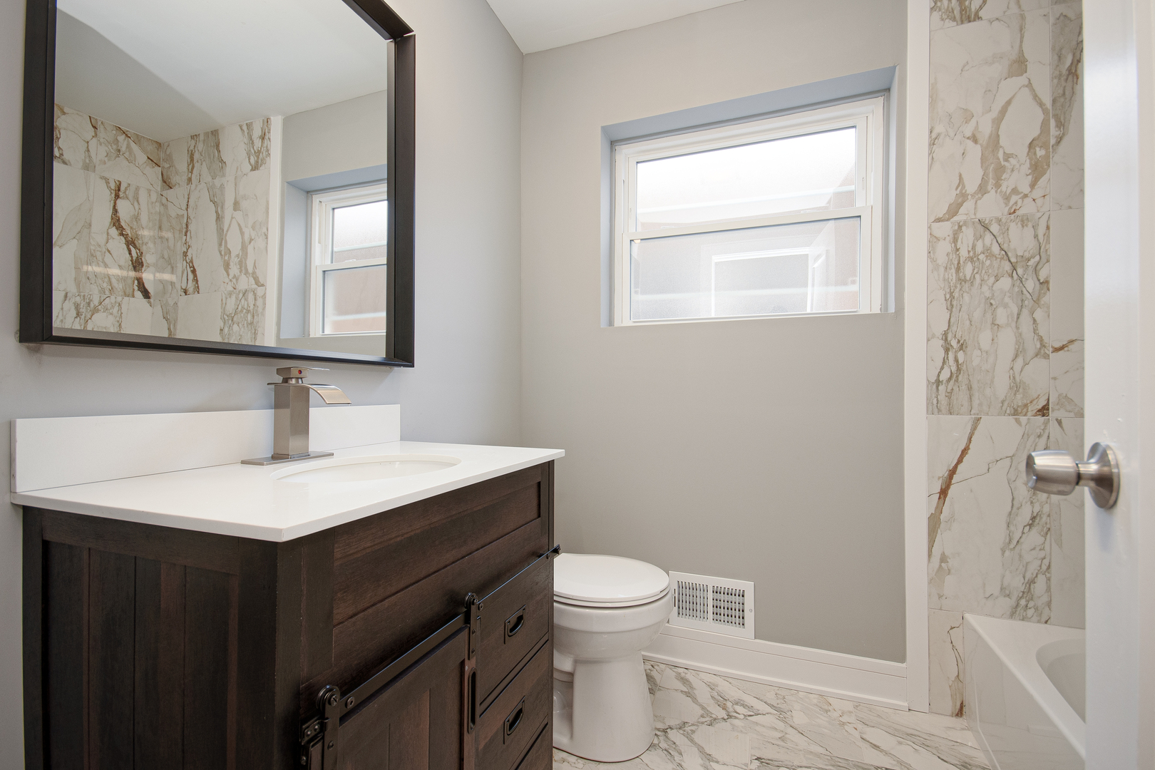 7953 S Wentworth Avenue, Chicago, IL 60620