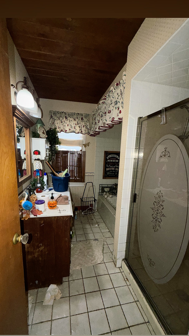 1136 Adams Avenue, Winthrop Harbor, IL 60096