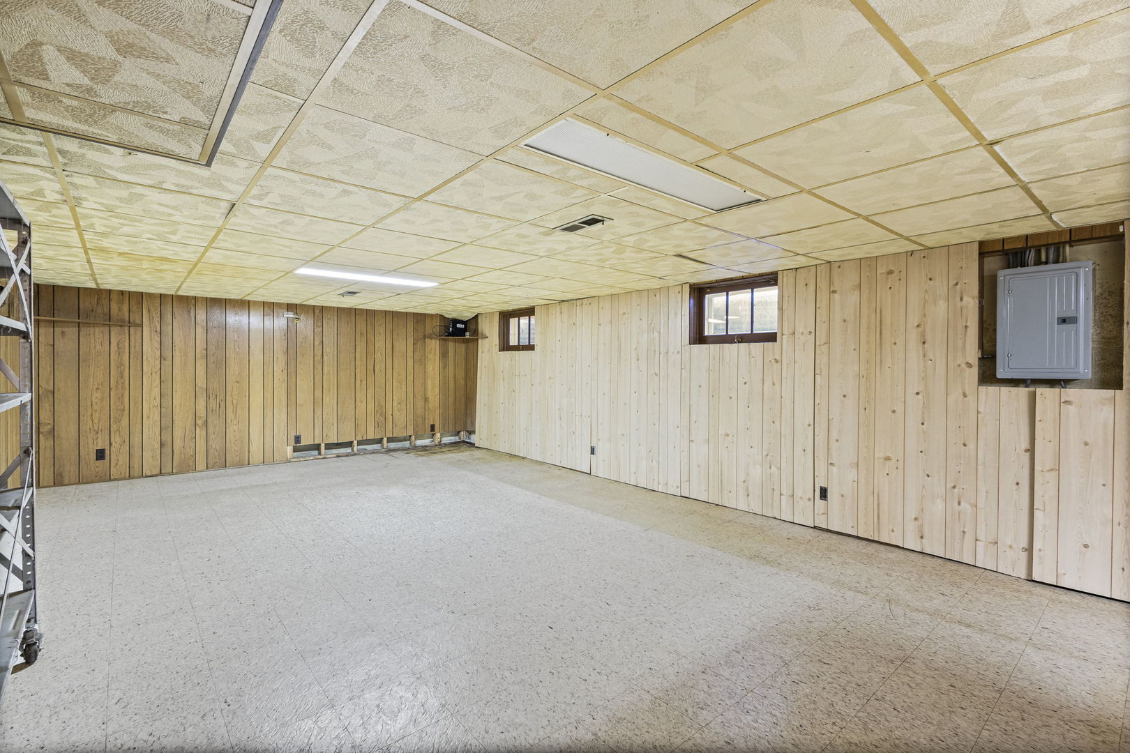 7824 W 66th Place, Bedford Park, IL 60501