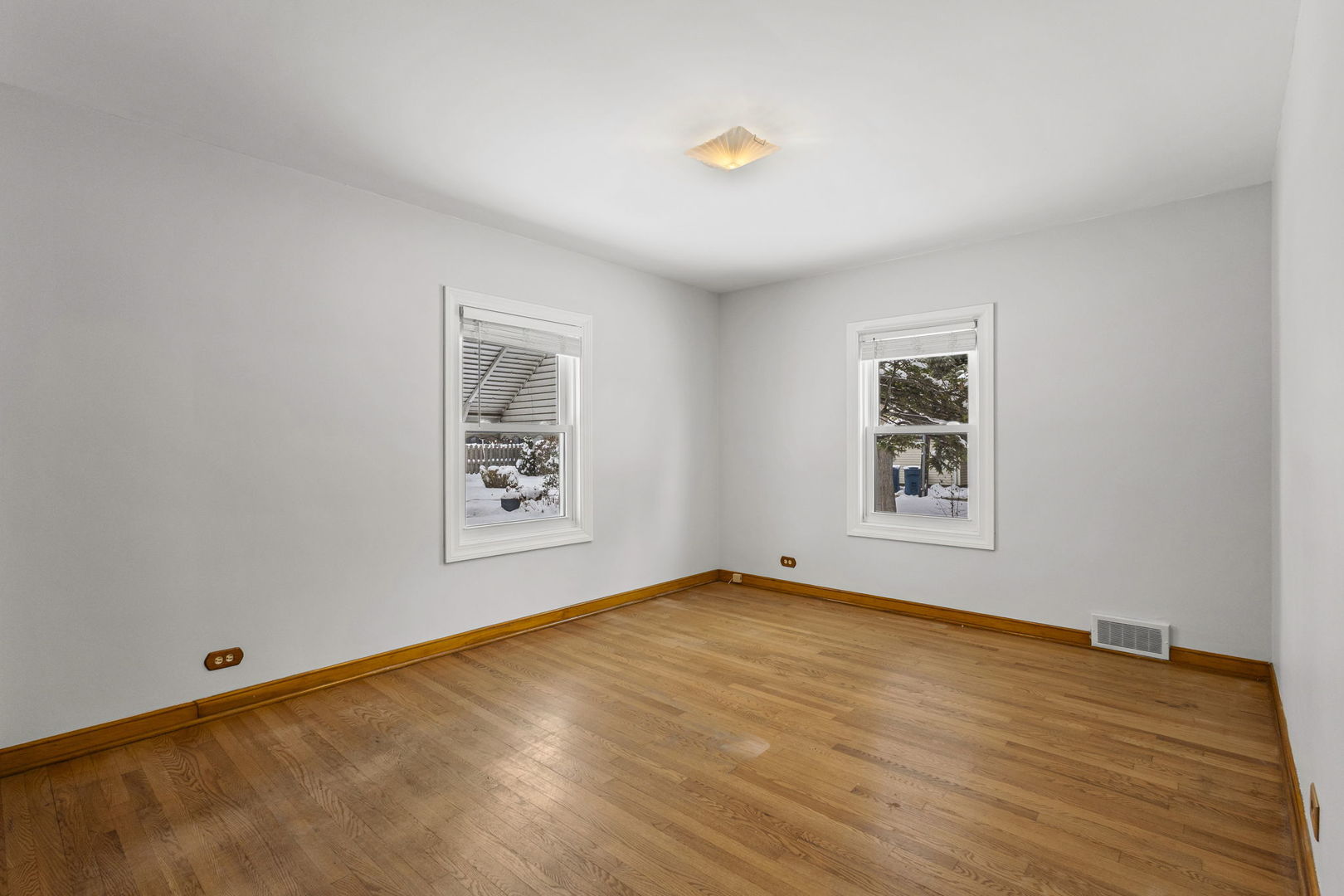 7824 W 66th Place, Bedford Park, IL 60501