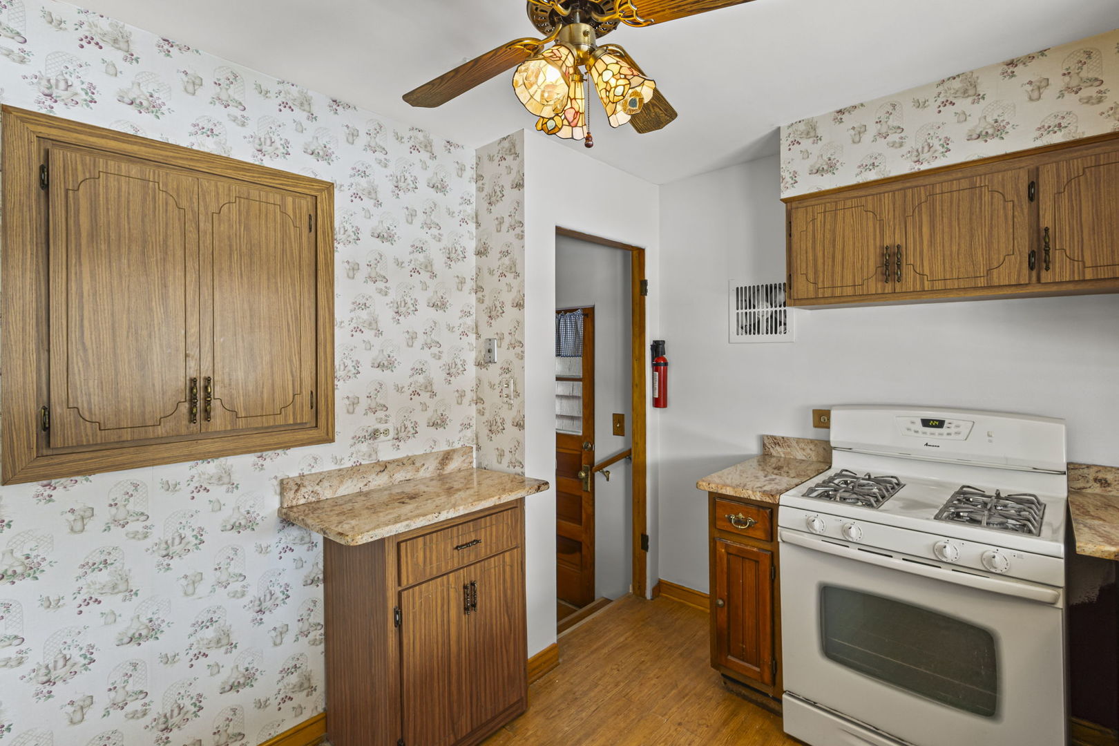 7824 W 66th Place, Bedford Park, IL 60501