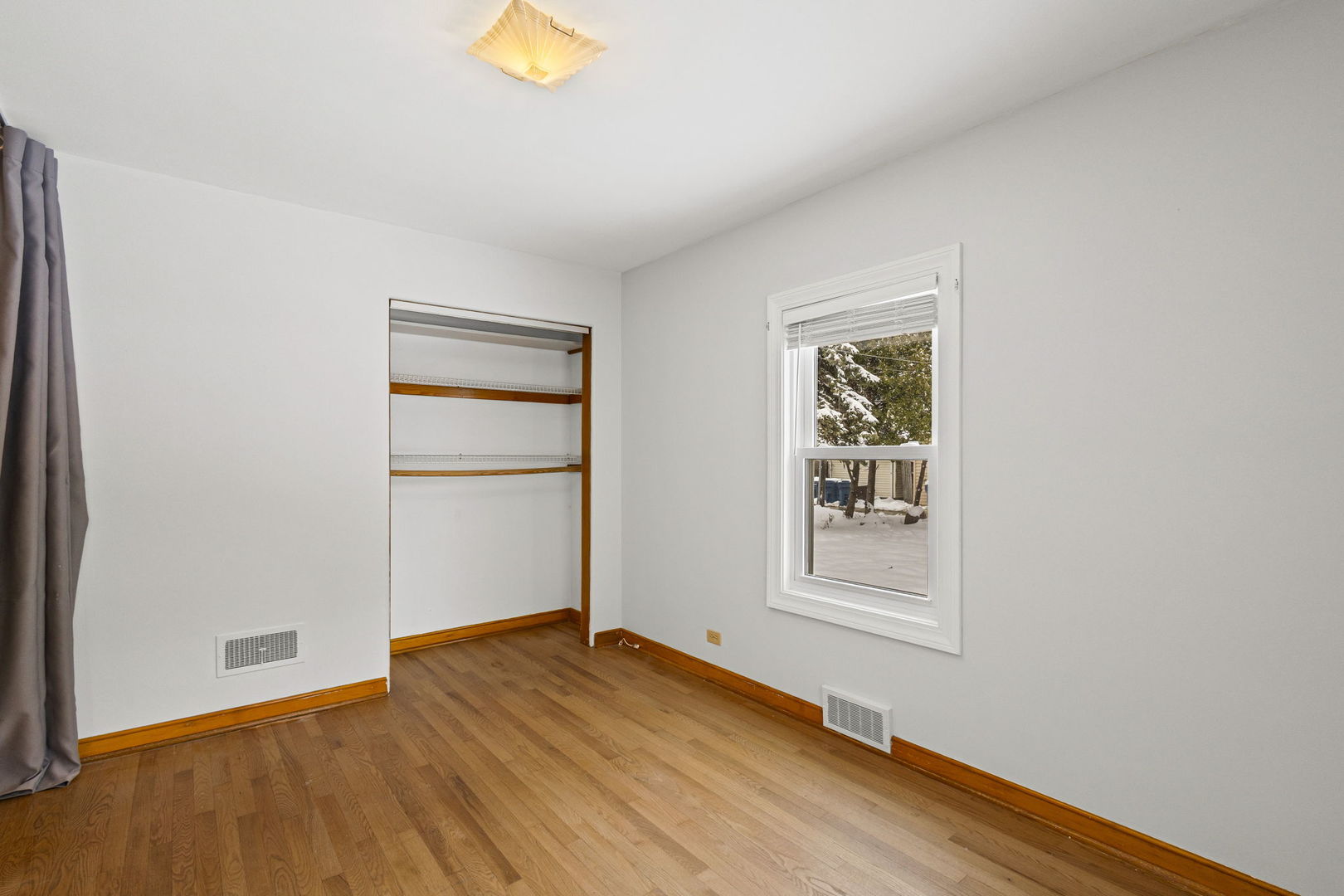 7824 W 66th Place, Bedford Park, IL 60501