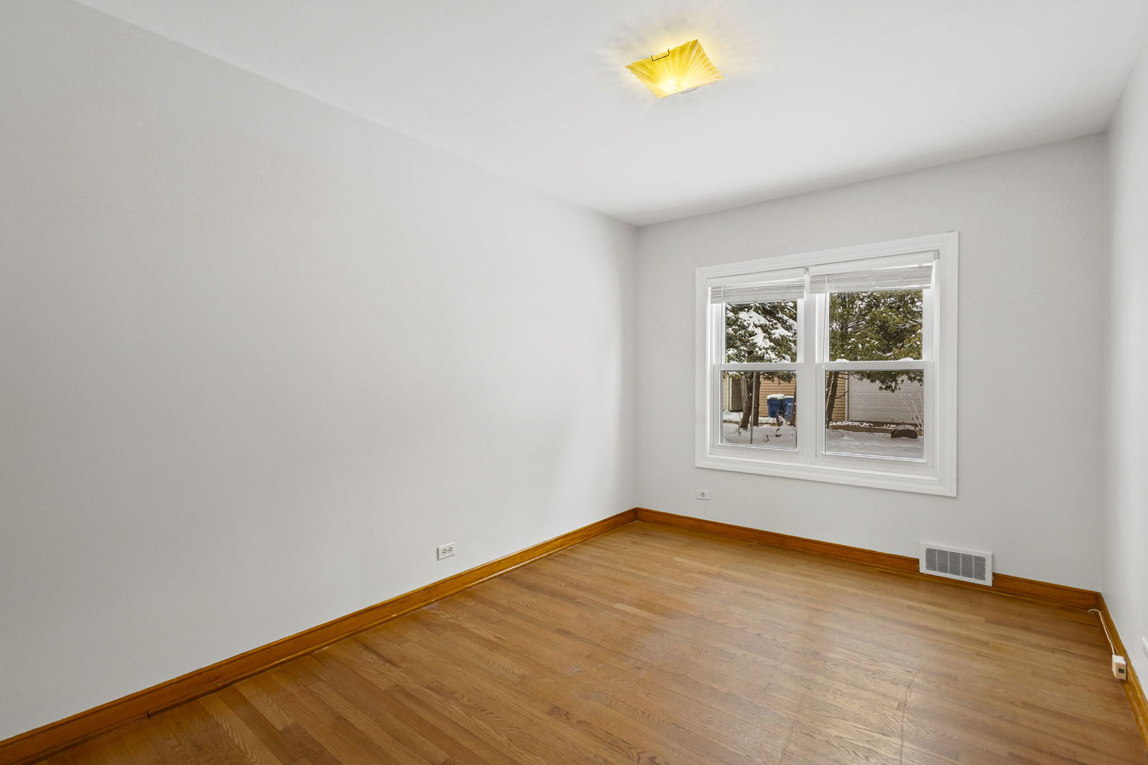 7824 W 66th Place, Bedford Park, IL 60501