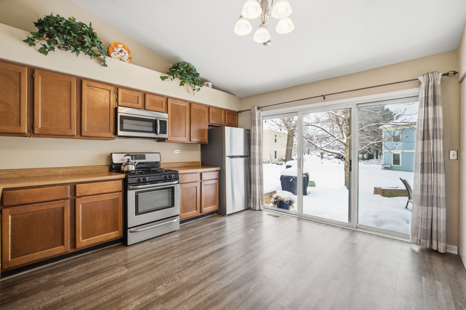 1264 Huntington Drive, Mundelein, IL 60060