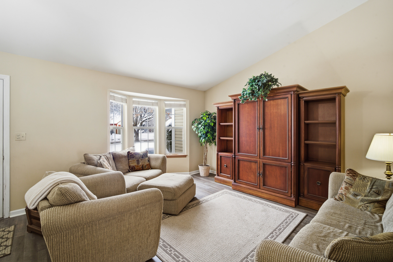 1264 Huntington Drive, Mundelein, IL 60060