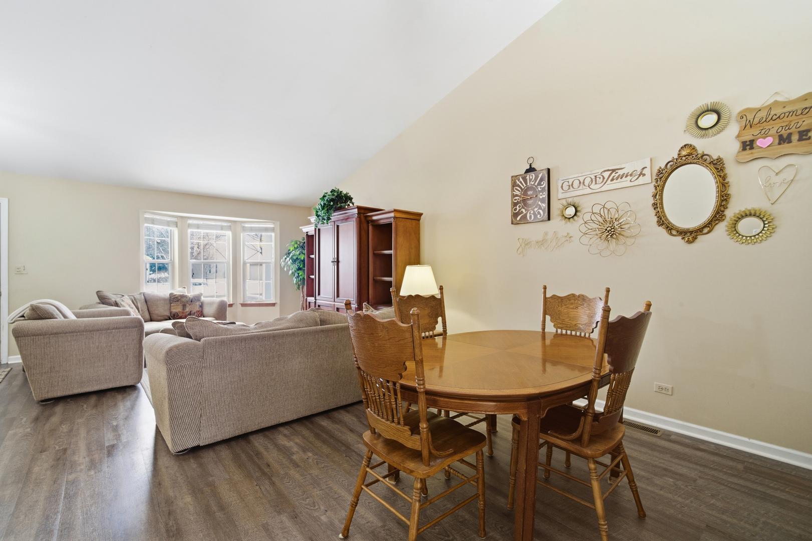 1264 Huntington Drive, Mundelein, IL 60060