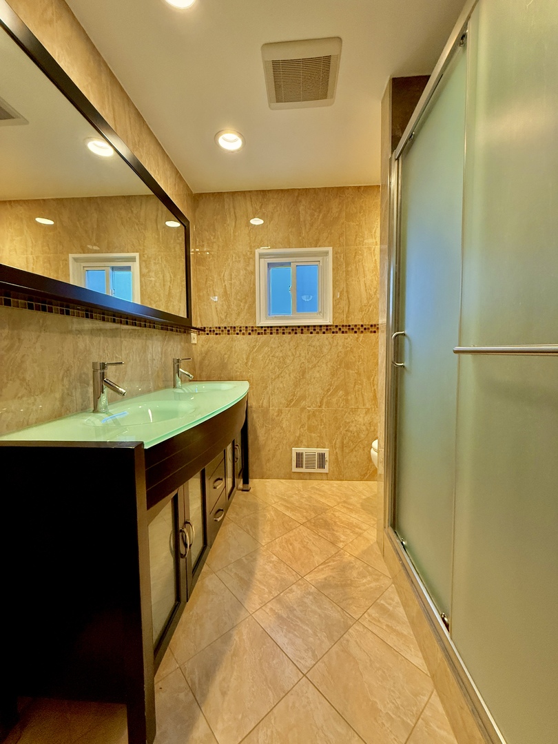 9416 Meadow Lane, Des Plaines, IL 60016