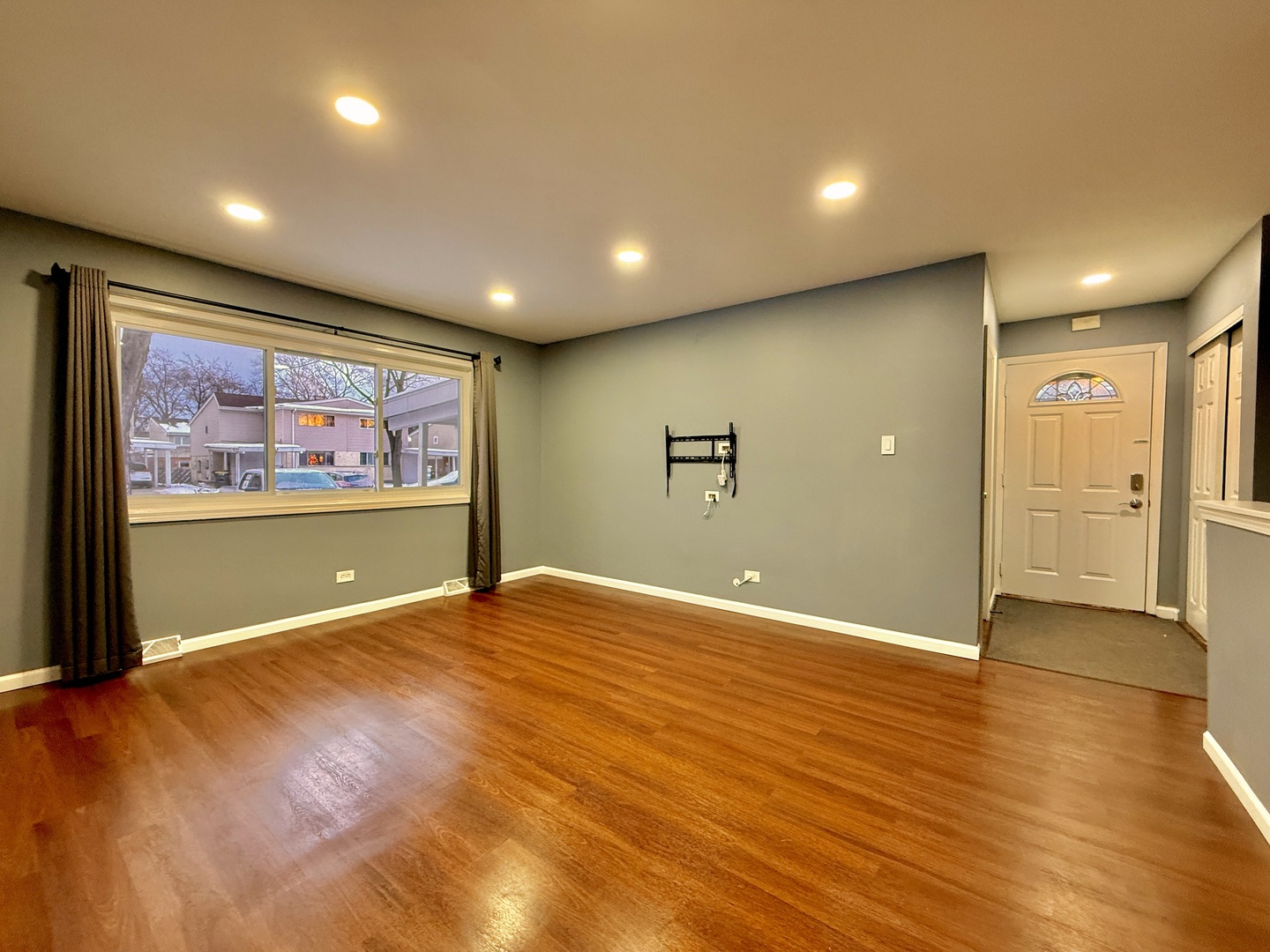 9416 Meadow Lane, Des Plaines, IL 60016