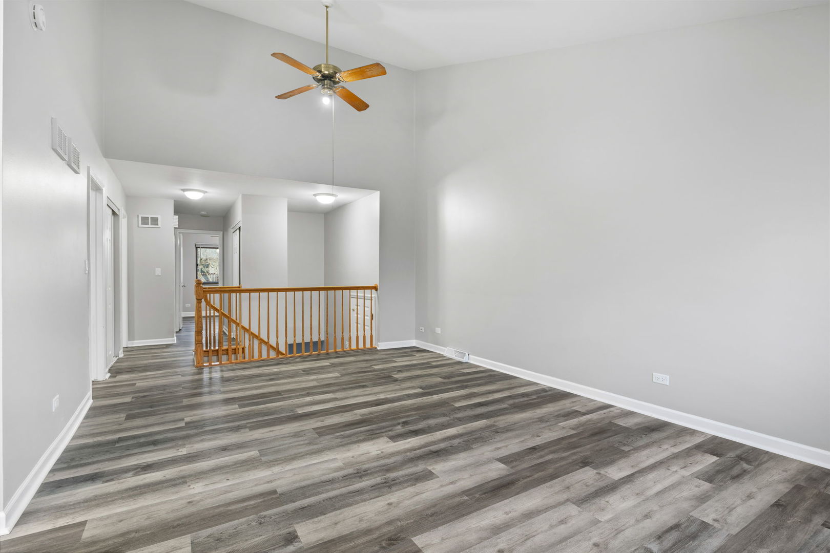 73 CENTURY Drive, Roselle, IL 60172