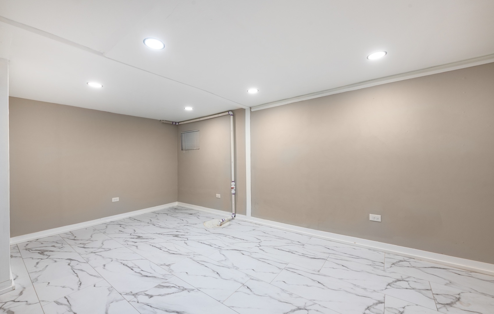 4Q Fernwood Drive, Bolingbrook, IL 60440