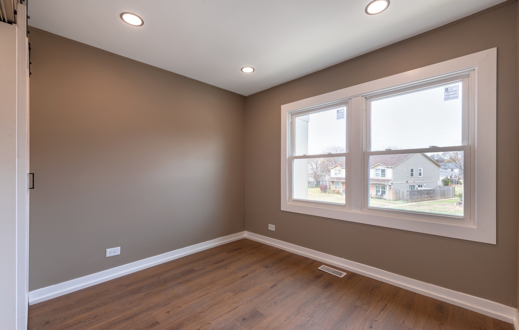 4Q Fernwood Drive, Bolingbrook, IL 60440