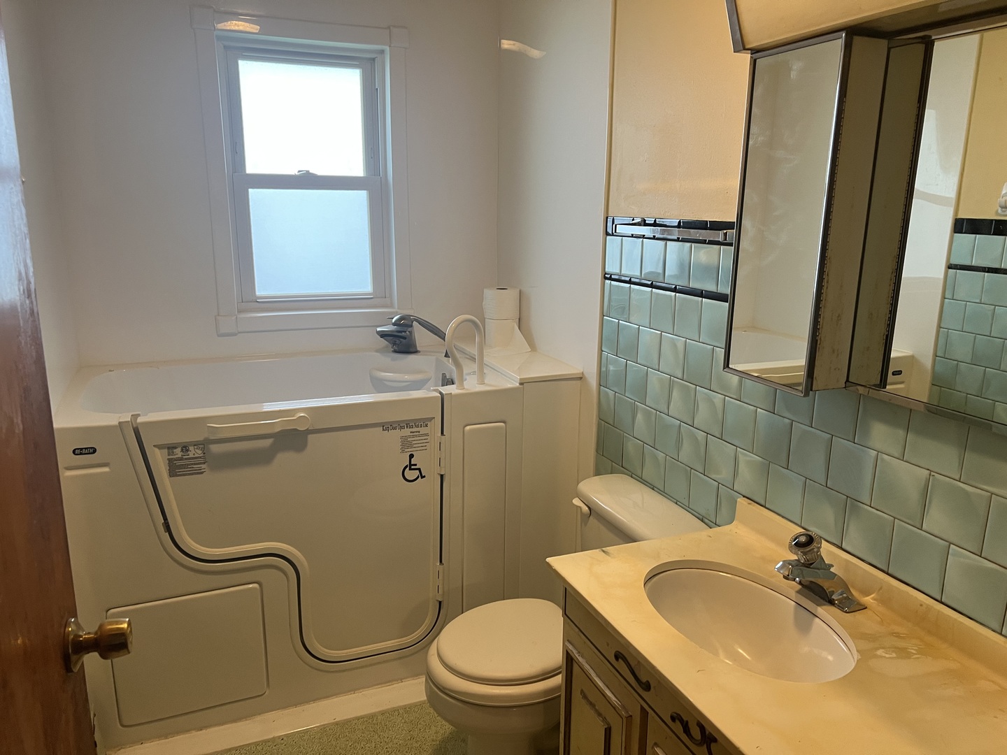 1600 LINCOLN Street, North Chicago, IL 60064