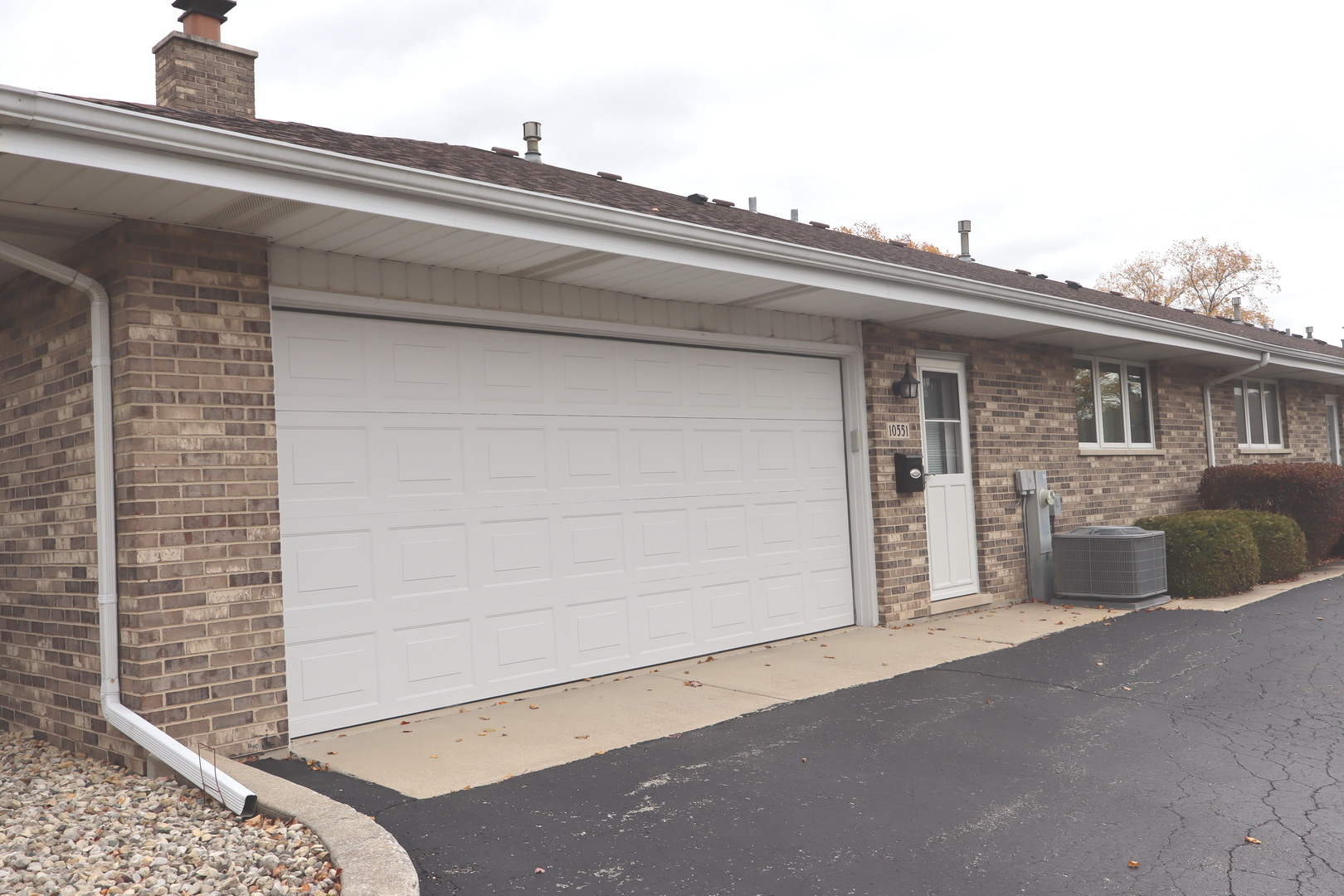 10551 EAGLE RIDGE Drive #127, Orland Park, IL 60467