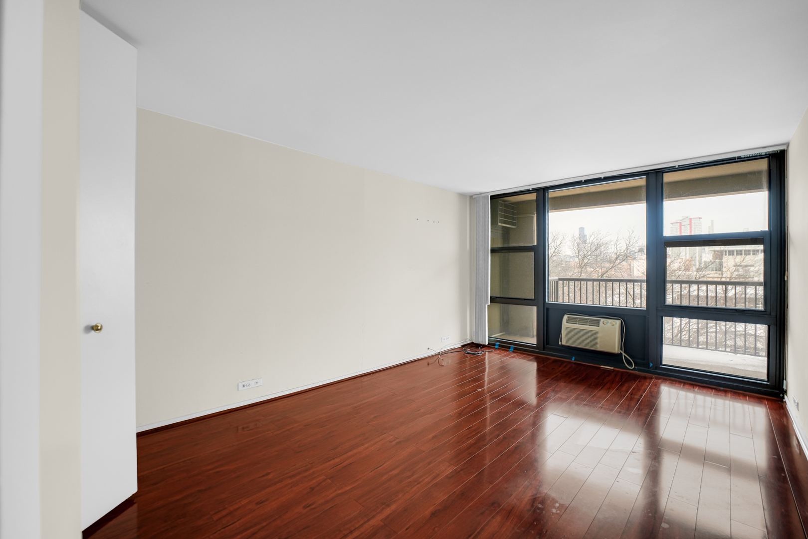 2605 S Indiana Avenue #402, Chicago, IL 60616