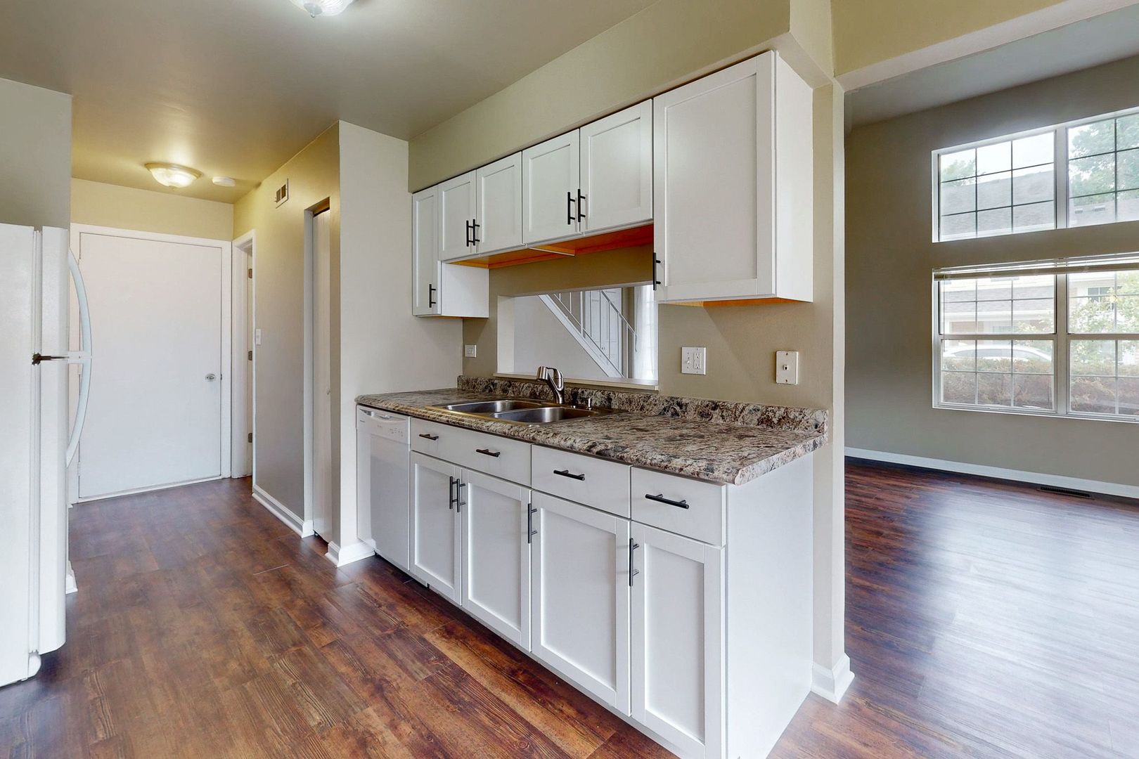 231 Teak Lane #231, Streamwood, IL 60107