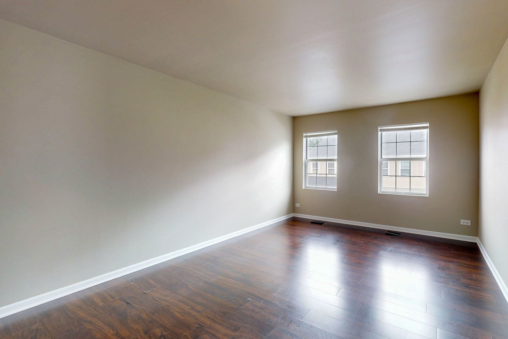 231 Teak Lane #231, Streamwood, IL 60107