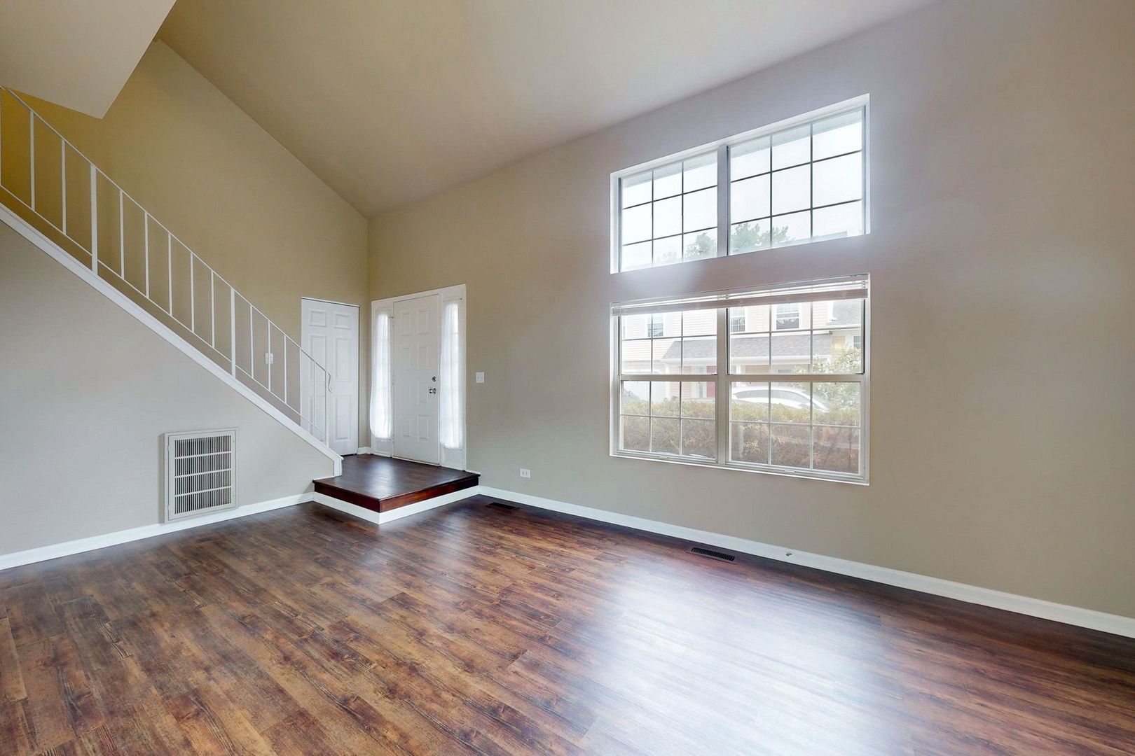 231 Teak Lane #231, Streamwood, IL 60107