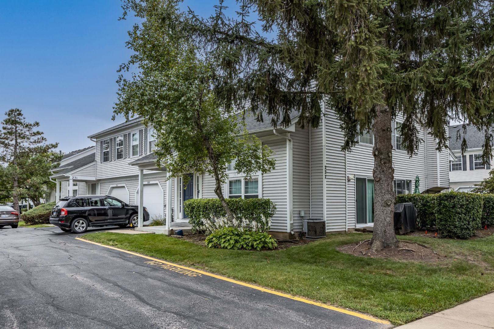 231 Teak Lane #231, Streamwood, IL 60107