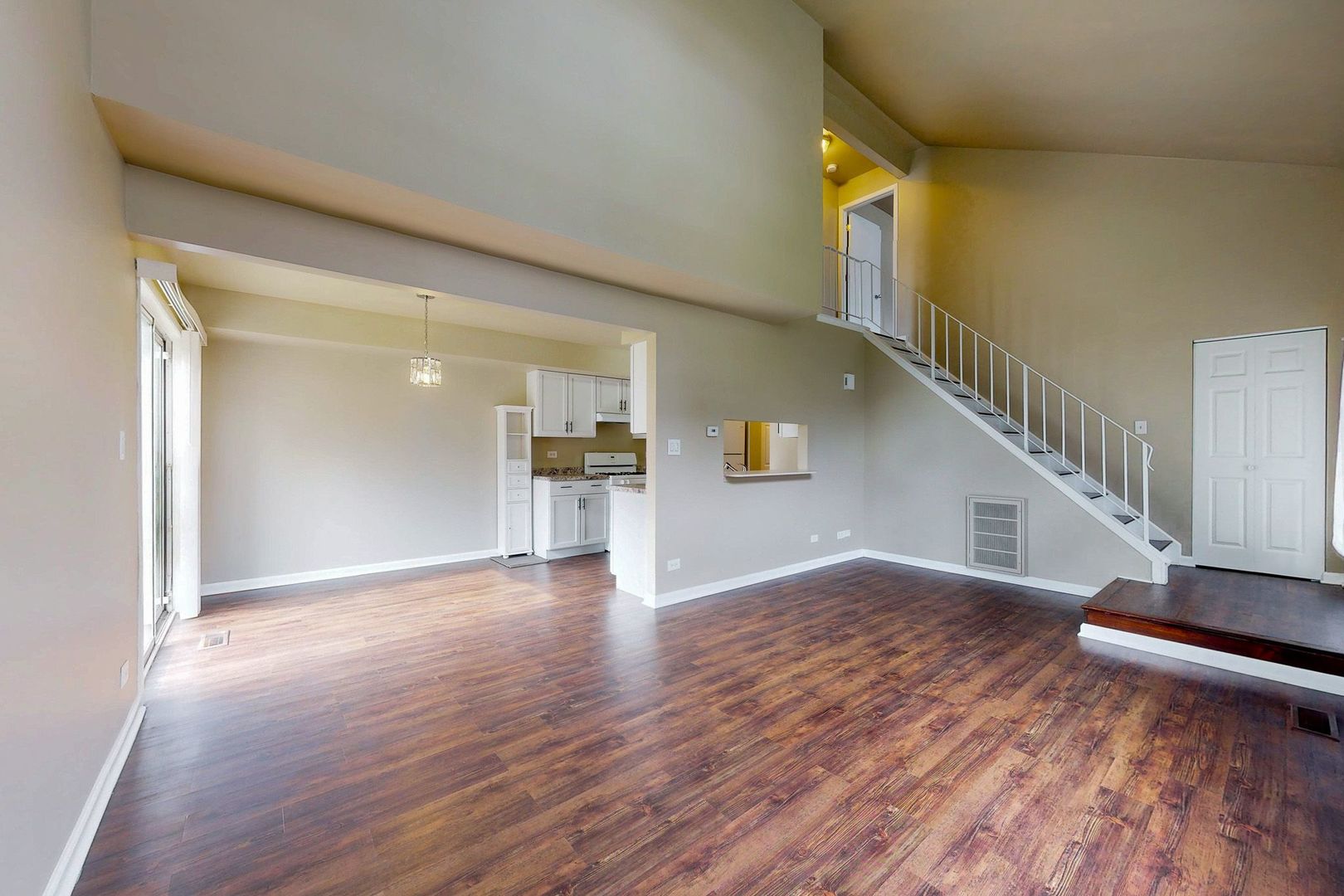 231 Teak Lane #231, Streamwood, IL 60107