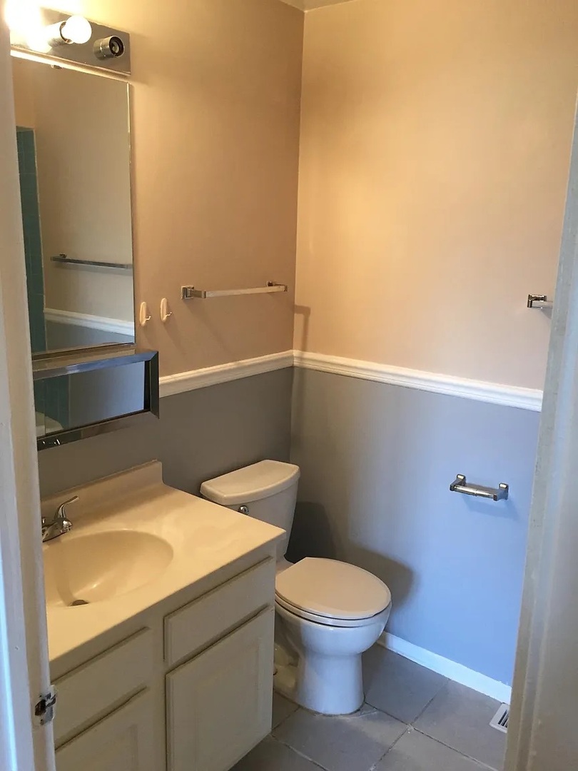 5715 Dutch Mill Court #C, Hanover Park, IL 60133