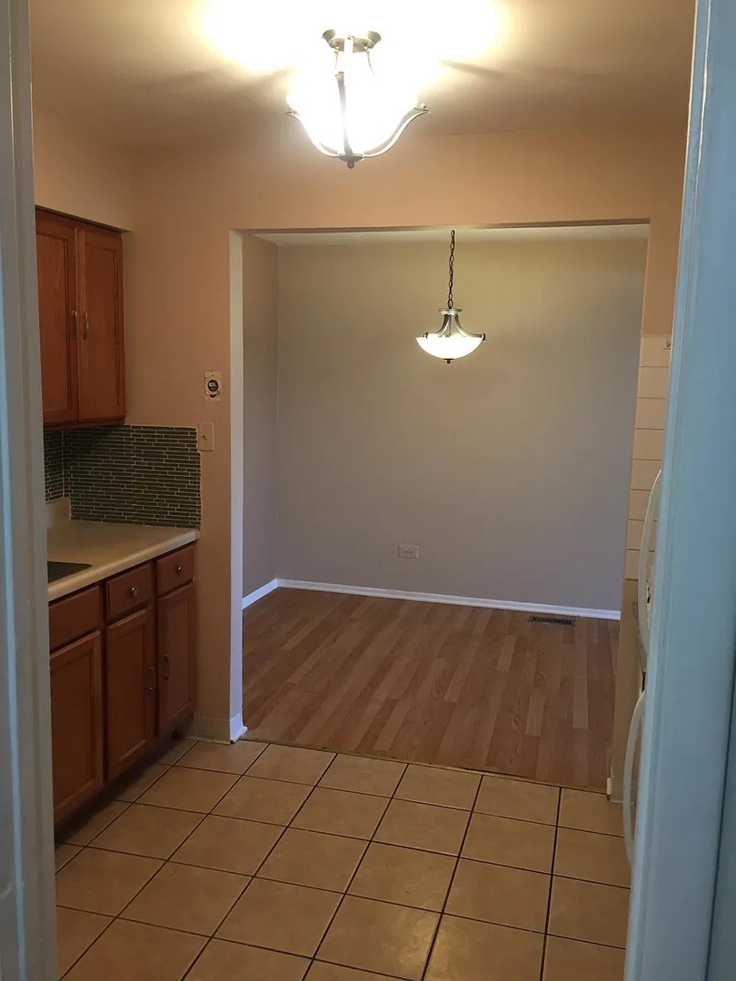 5715 Dutch Mill Court #C, Hanover Park, IL 60133