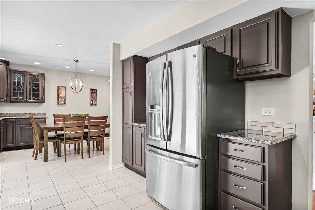 425 W Gartner Road, Naperville, IL 60540