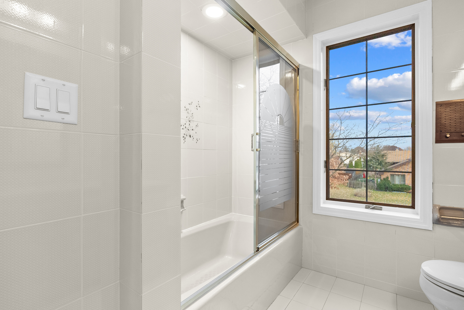 1202 W Surrey Road, Addison, IL 60101