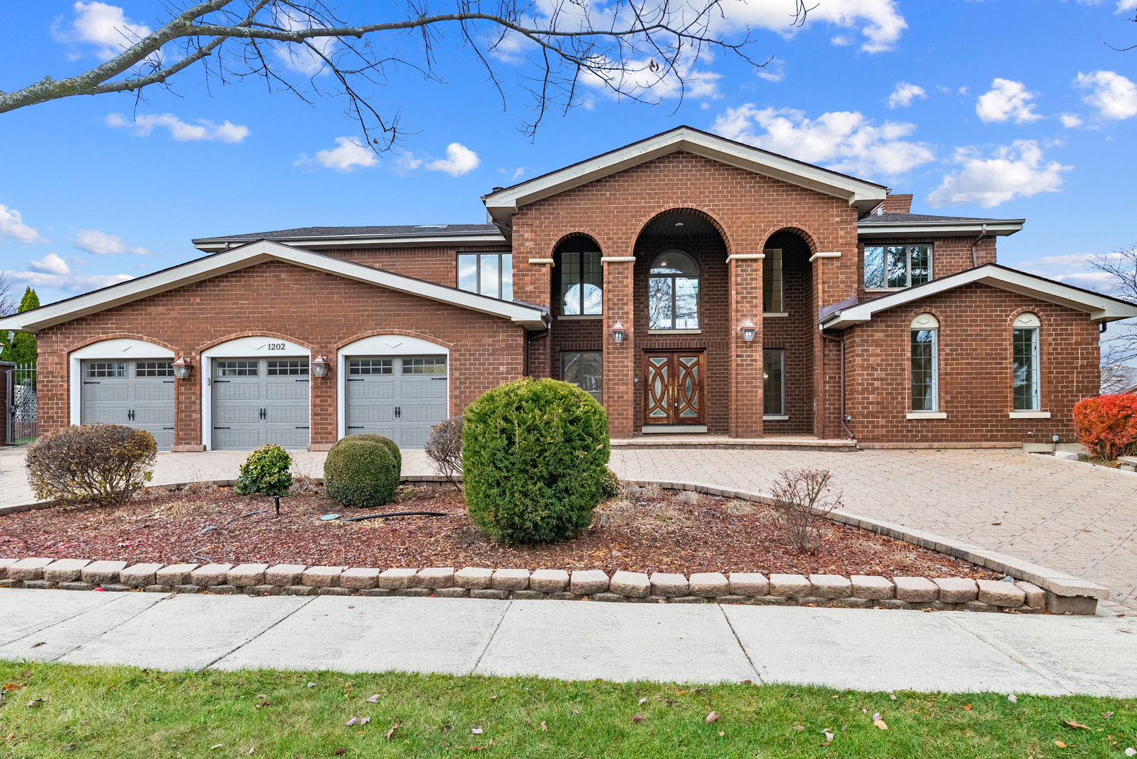 1202 W Surrey Road, Addison, IL 60101