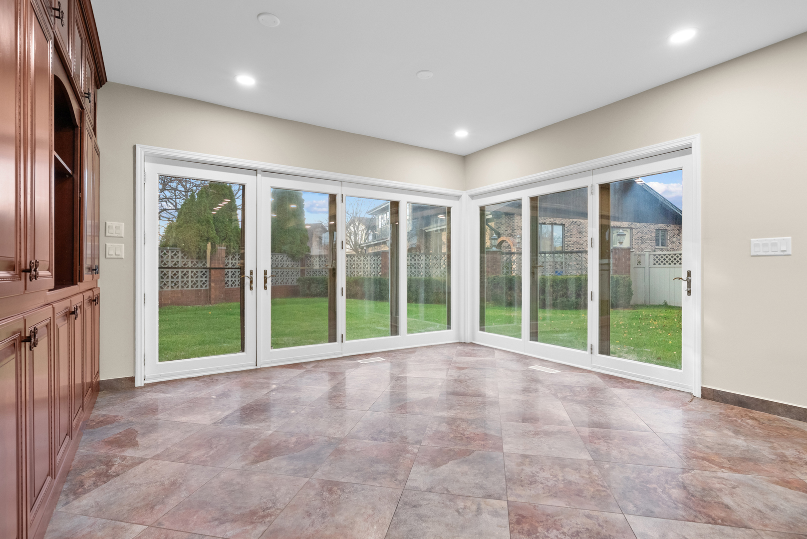 1202 W Surrey Road, Addison, IL 60101