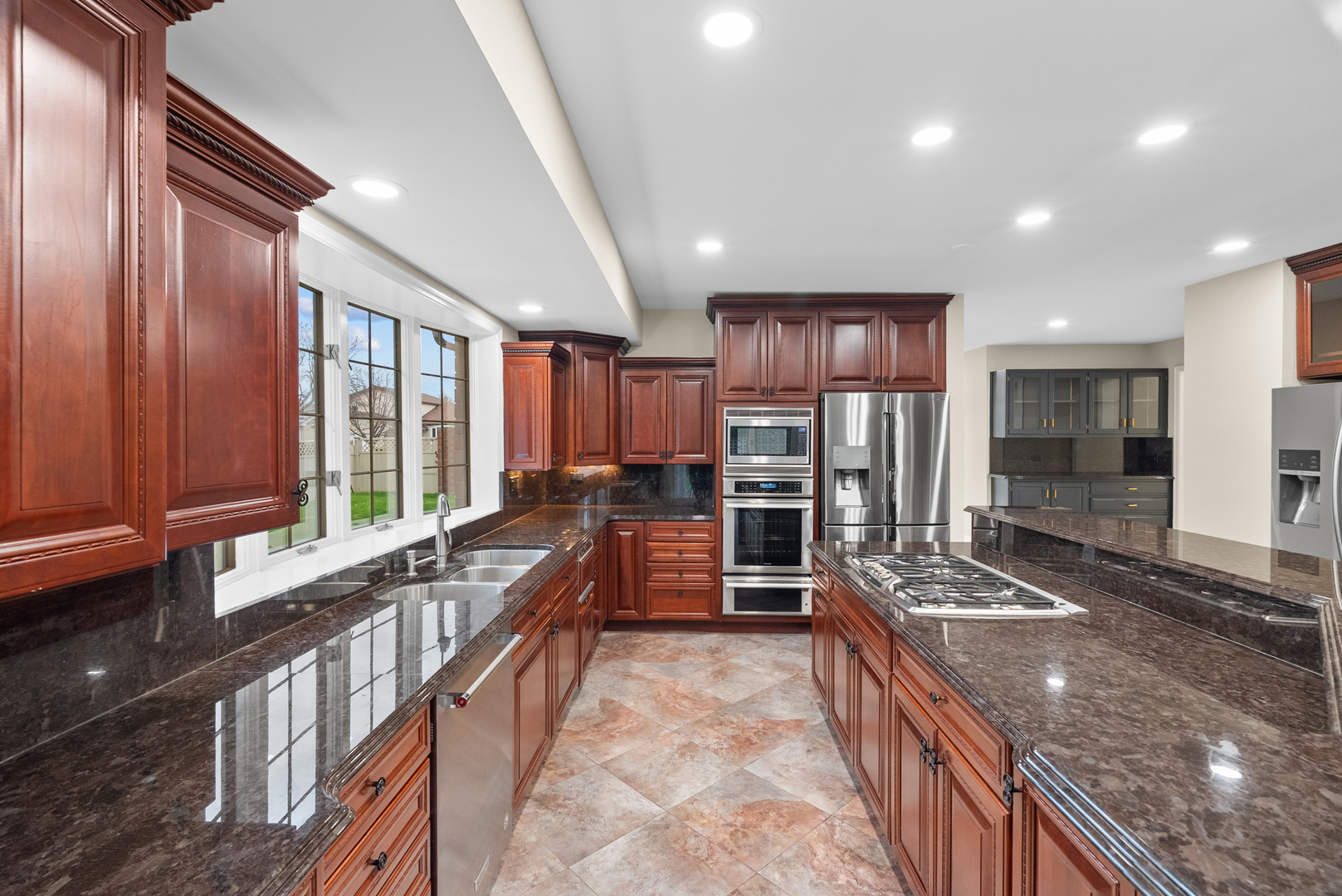 1202 W Surrey Road, Addison, IL 60101