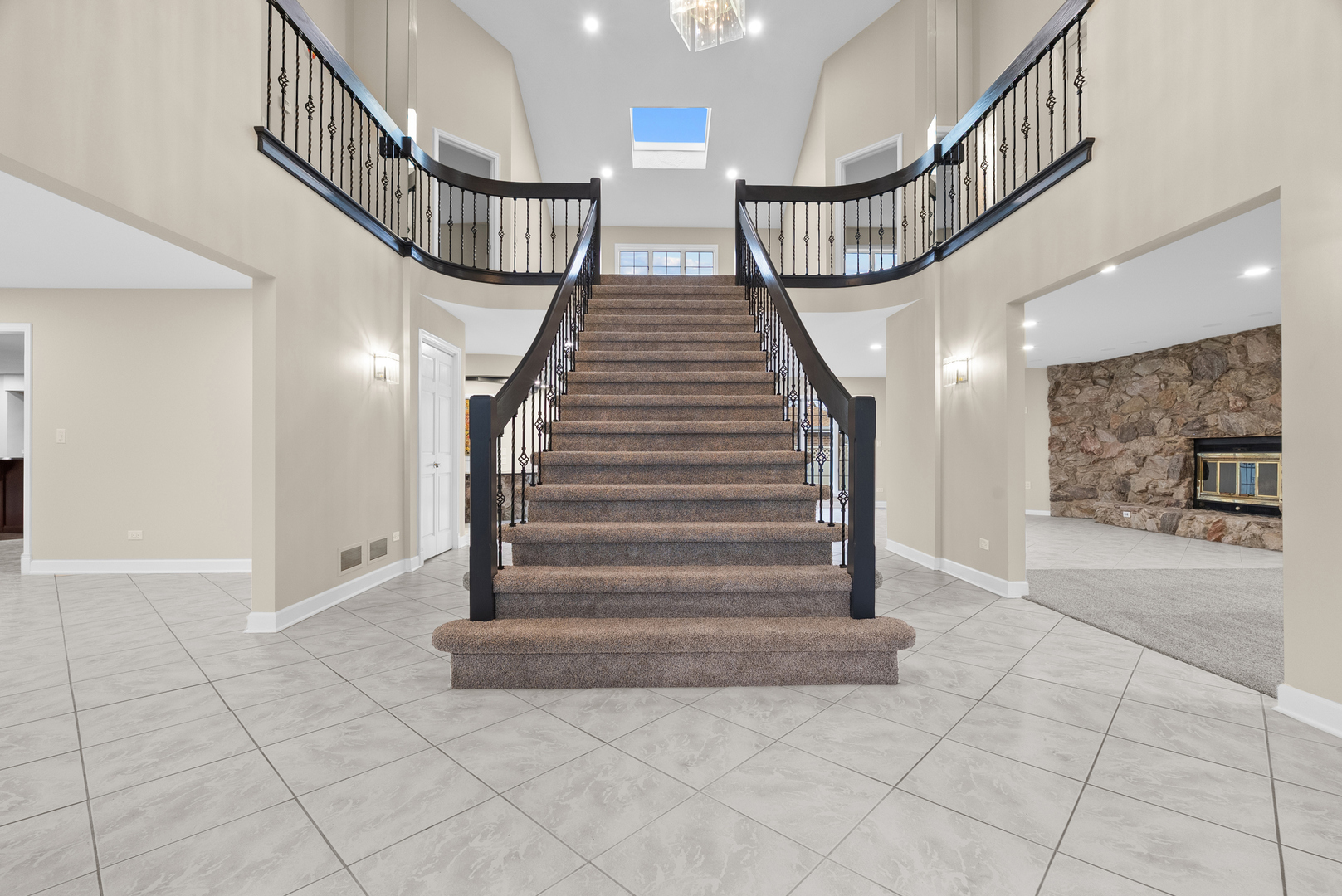 1202 W Surrey Road, Addison, IL 60101