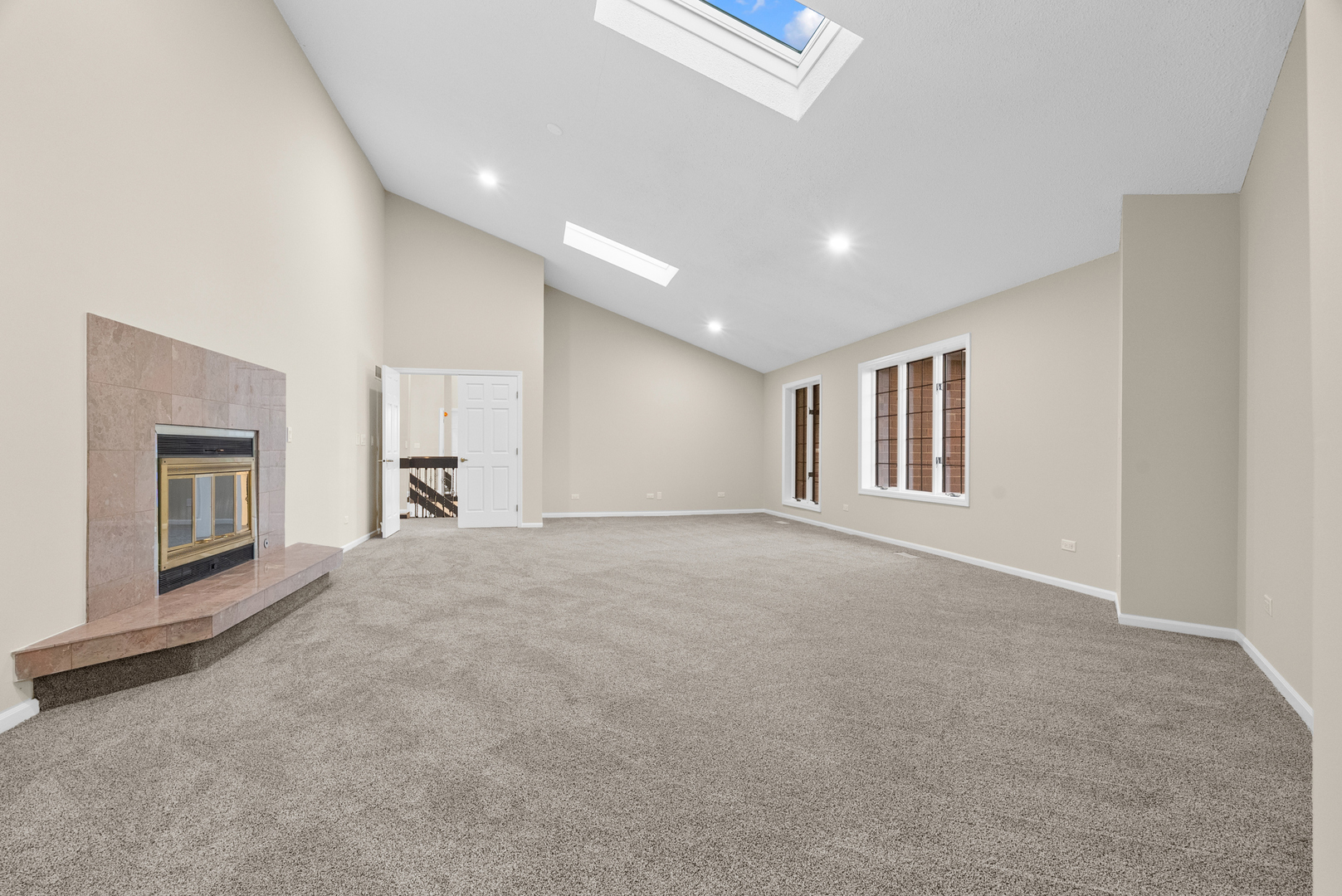 1202 W Surrey Road, Addison, IL 60101