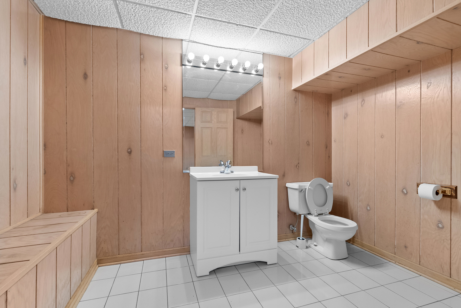 1202 W Surrey Road, Addison, IL 60101