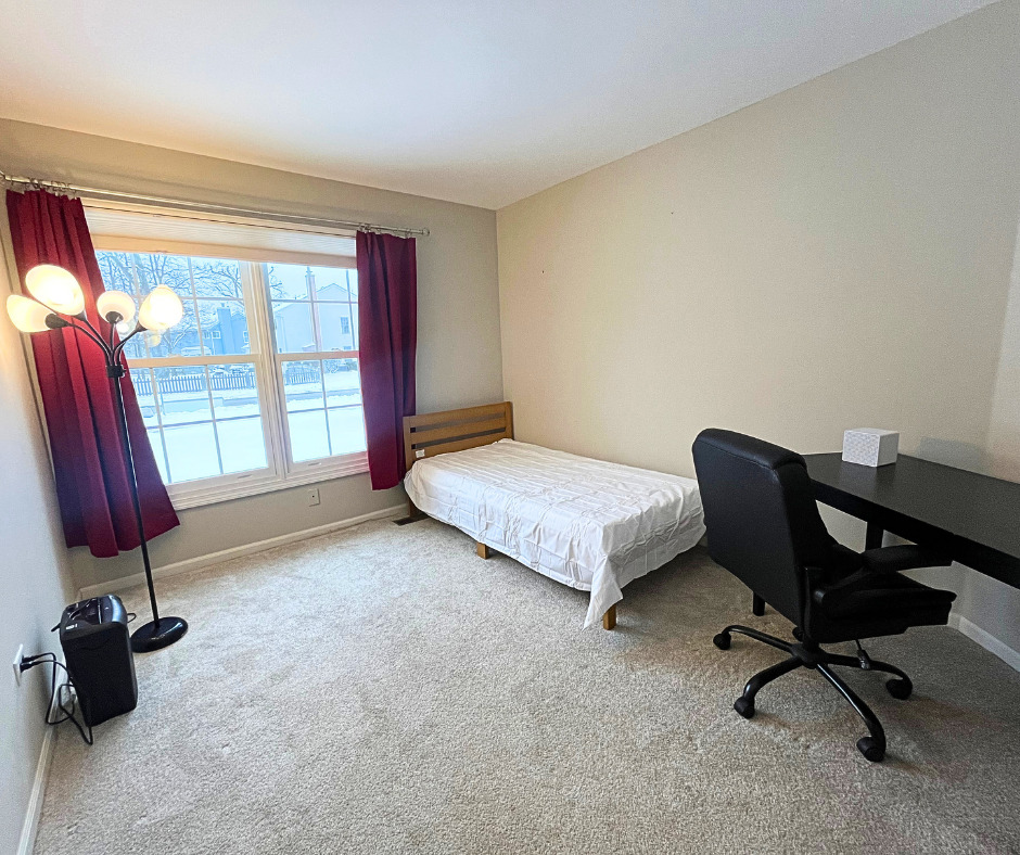 925 Hartford Drive, Gurnee, IL 60031