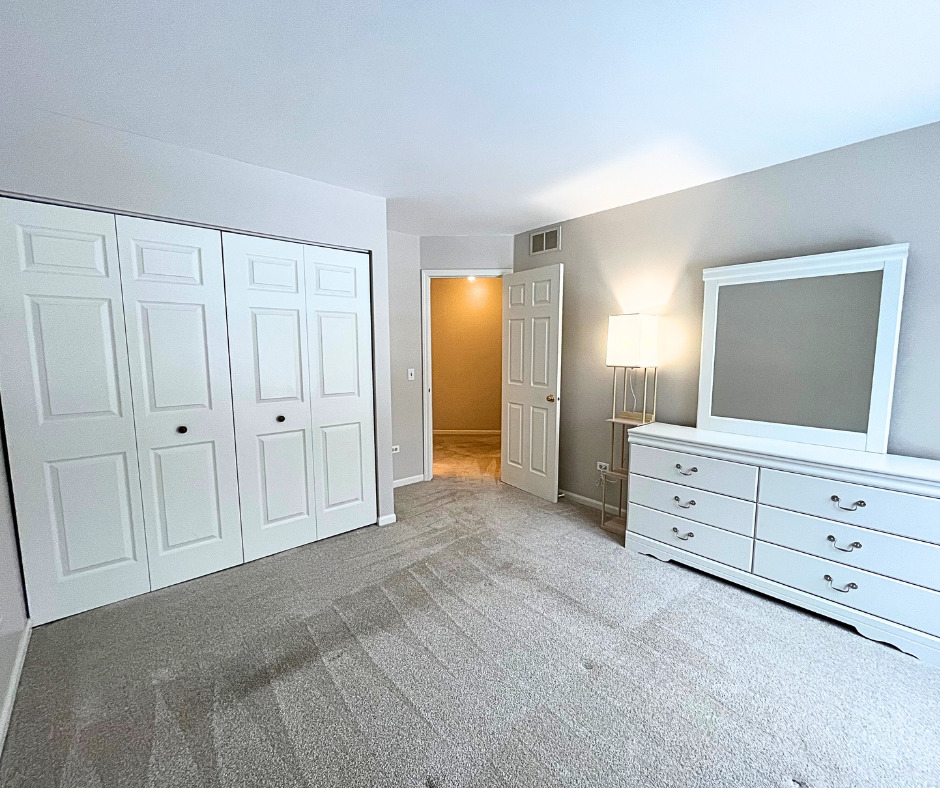 925 Hartford Drive, Gurnee, IL 60031