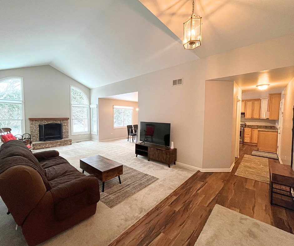 925 Hartford Drive, Gurnee, IL 60031