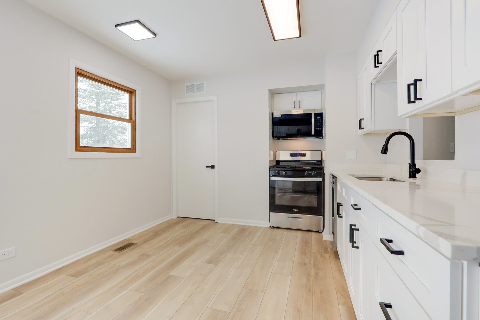 107 Kristine Street, Oswego, IL 60543