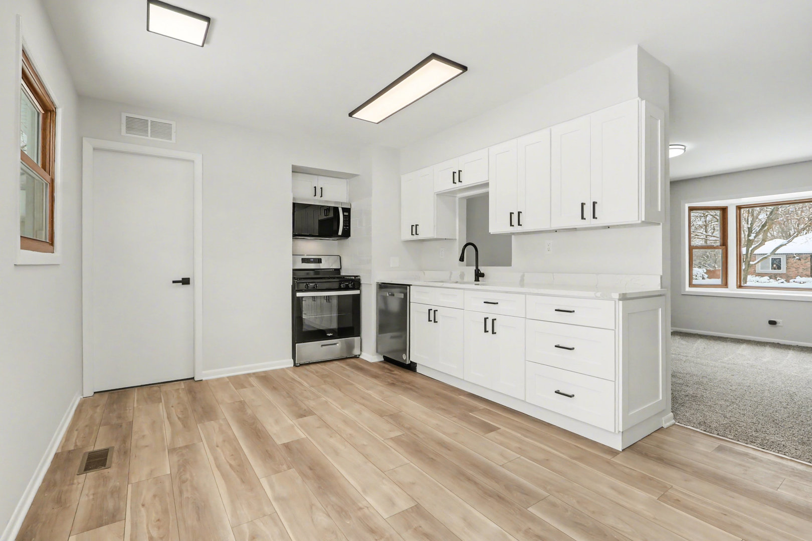 107 Kristine Street, Oswego, IL 60543