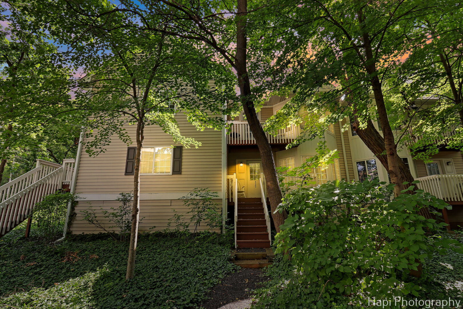 337 W Treehouse Lane #11-2, Round Lake, IL 60073