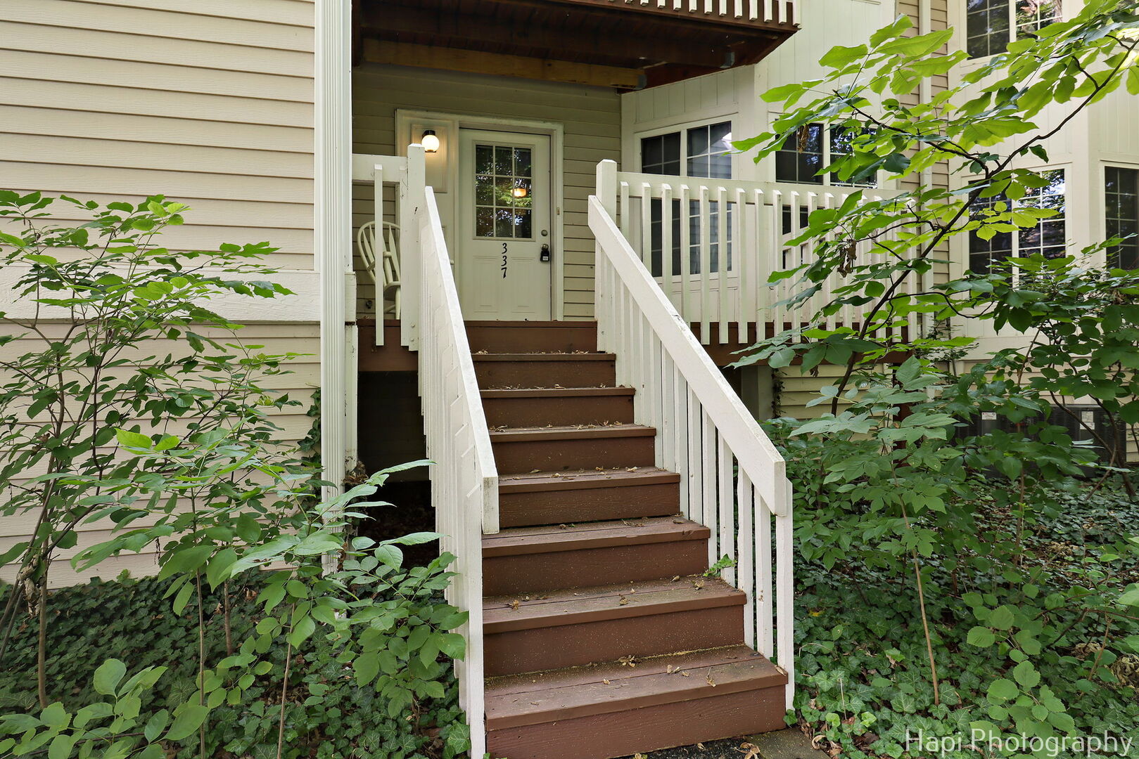 337 W Treehouse Lane #11-2, Round Lake, IL 60073