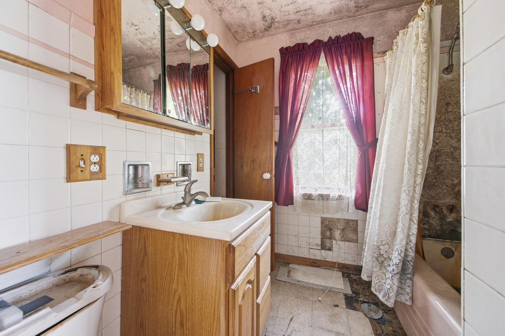 2131 W Exchange Street, Crete, IL 60417